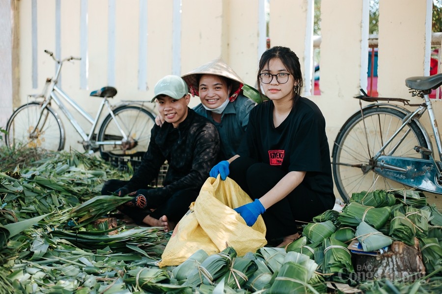 quang nam residents busy making cakes ahead of doan ngo festival picture 11