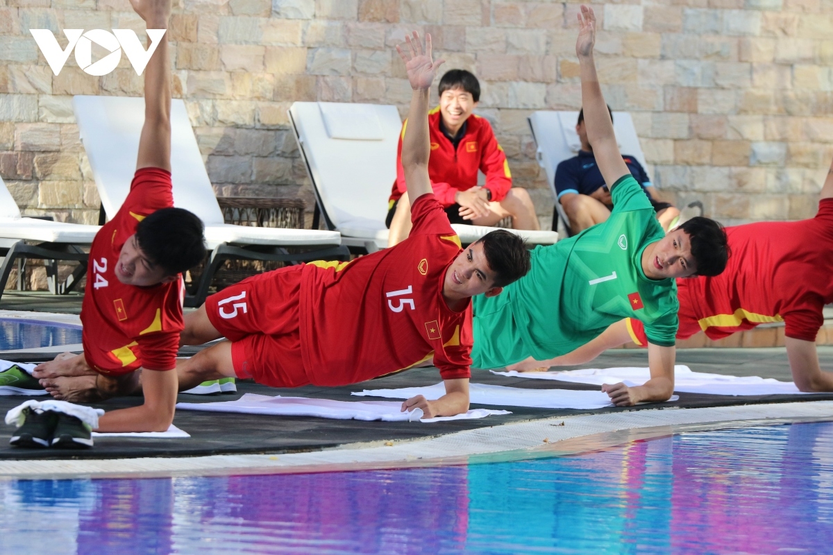 vietnamese players join recovery session after thailand clash picture 1