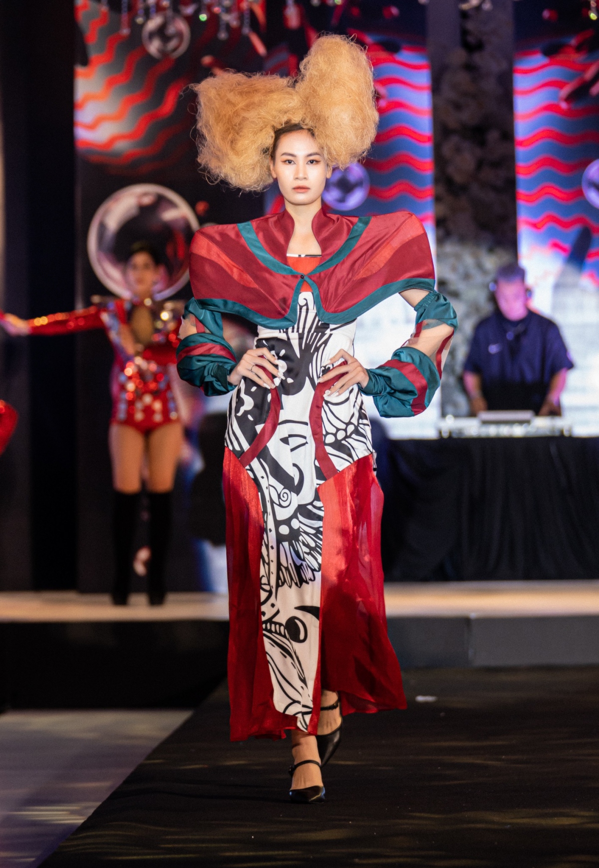 1000 người mẫu hội tụ tại Vietnam International Fashion Tour