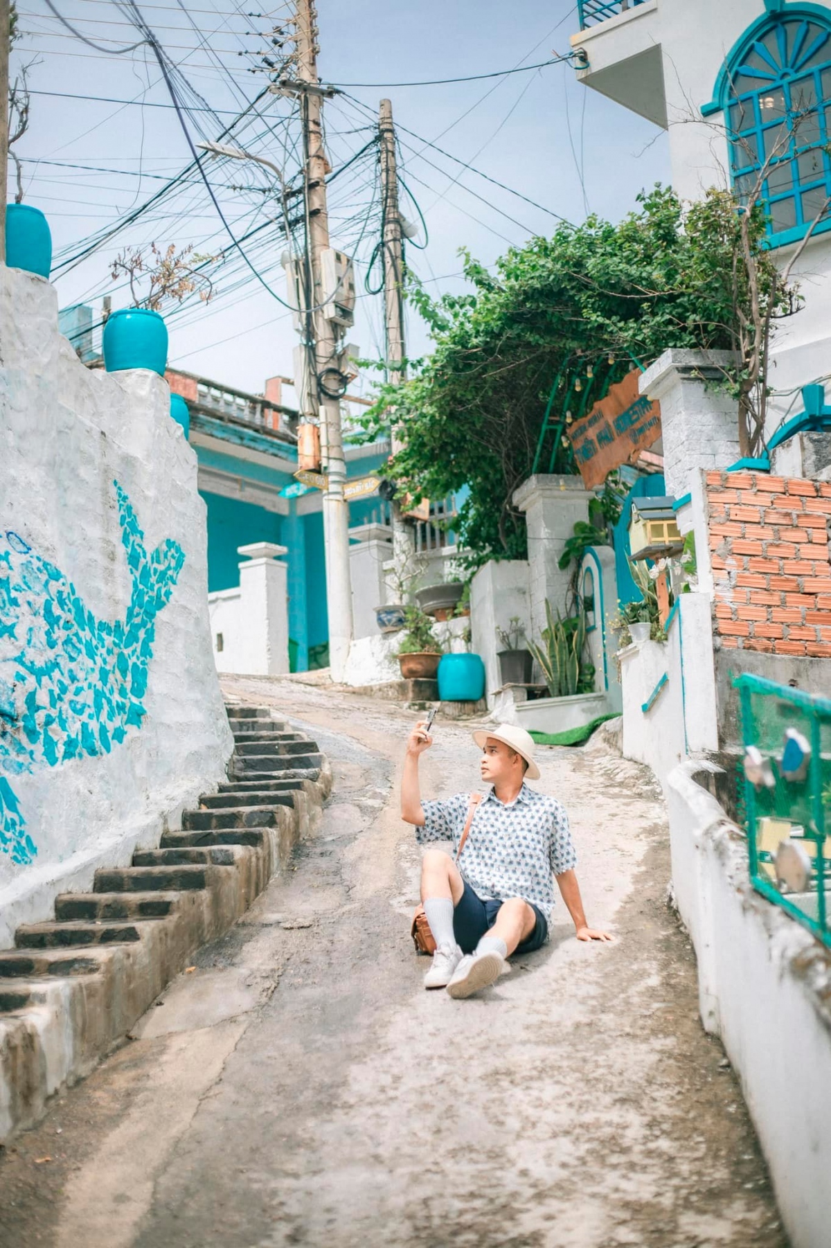 Blogger Bùi Ngọc Công (Rọt) cho biết bản thân vừa có chuyến du lịch Quy Nhơn hồi tháng 5 vừa qua và rất ngỡ ngàng trước vẻ đẹp bình dị của làng chài Nhơn Lý.