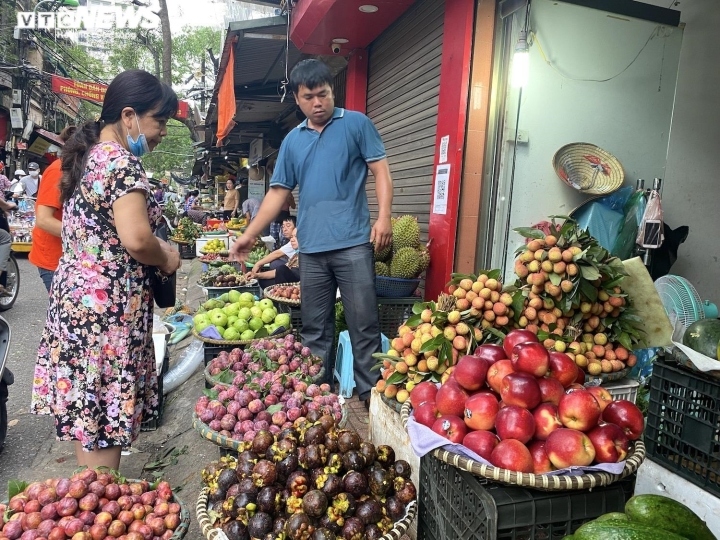 hanoi market bustling ahead of doan ngo festival picture 12