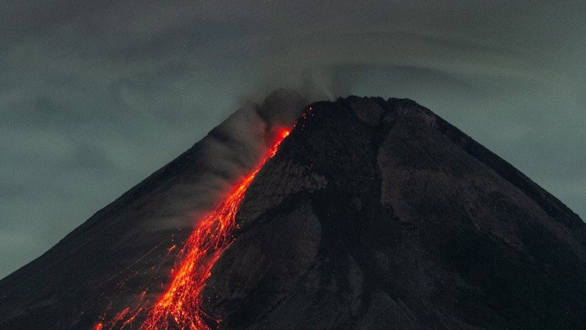 Hơn 100 vụ lở tuyết xảy ra tại núi lửa Merapi ở Indonesia