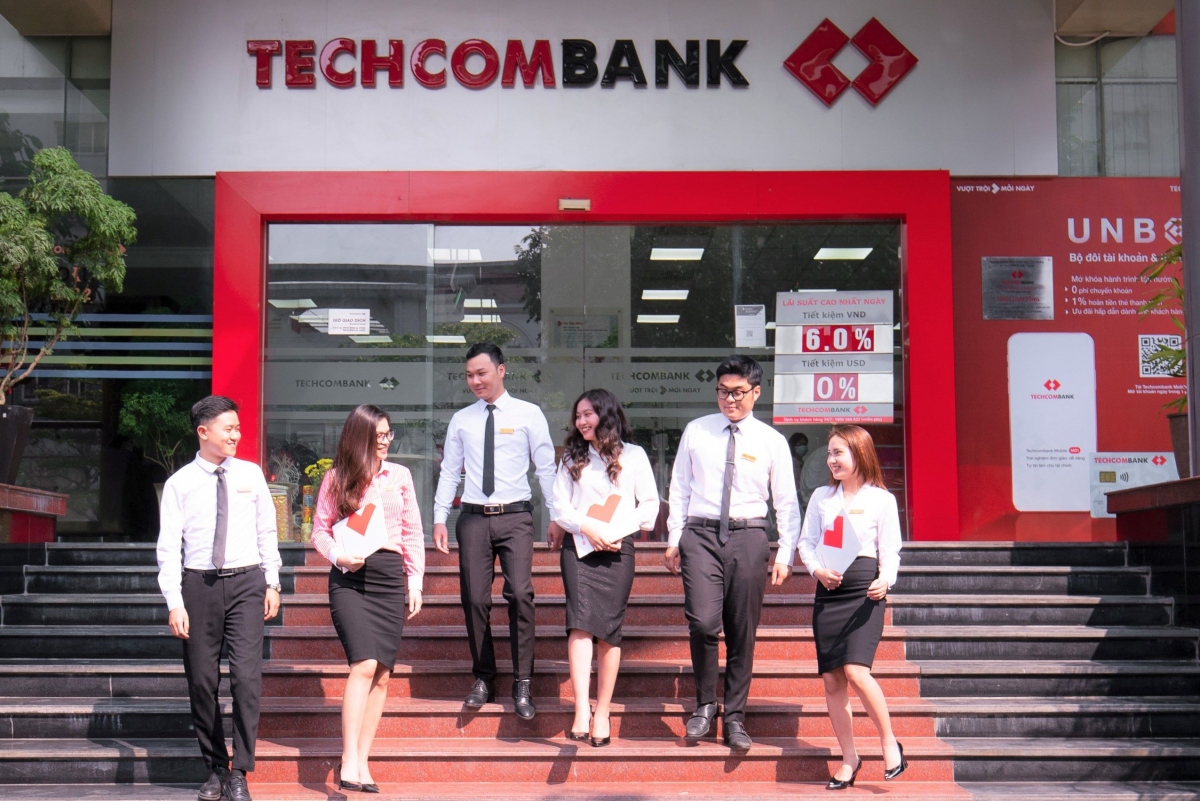 techcombank thu hut nhan tai quoc te tai singapore va london hinh anh 1