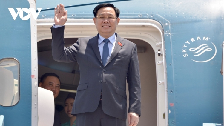vietnam legislature leader begins hungary visit picture 1