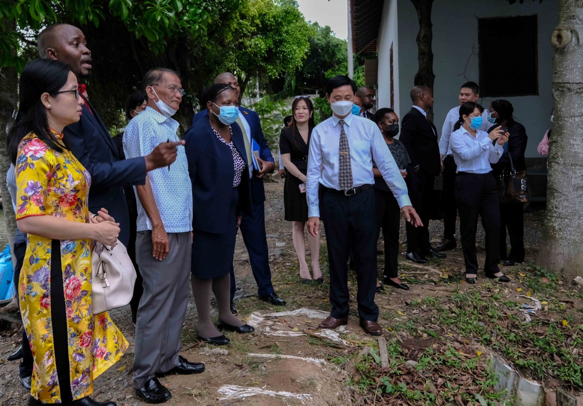Chủ tịch Quốc hội Cộng hoà Mozambique thăm và làm việc với Cần Thơ