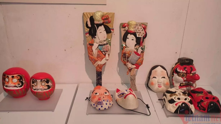108 traditional japanese dolls on display in hanoi picture 6