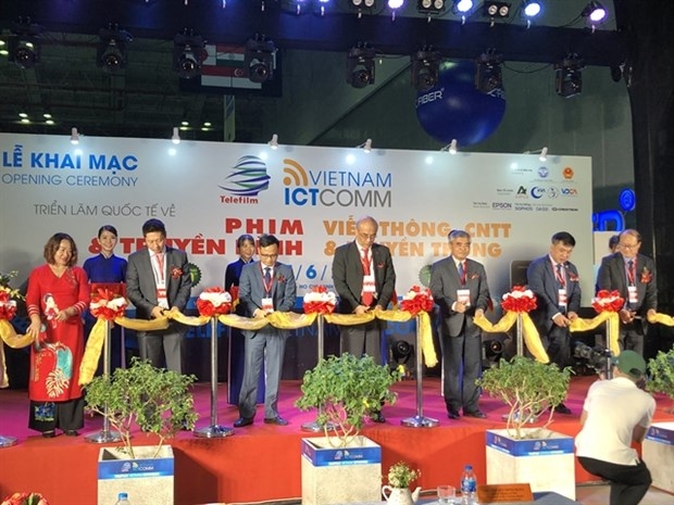 int l exhibitions on telecom, electronic products and film begin in hcm city picture 1