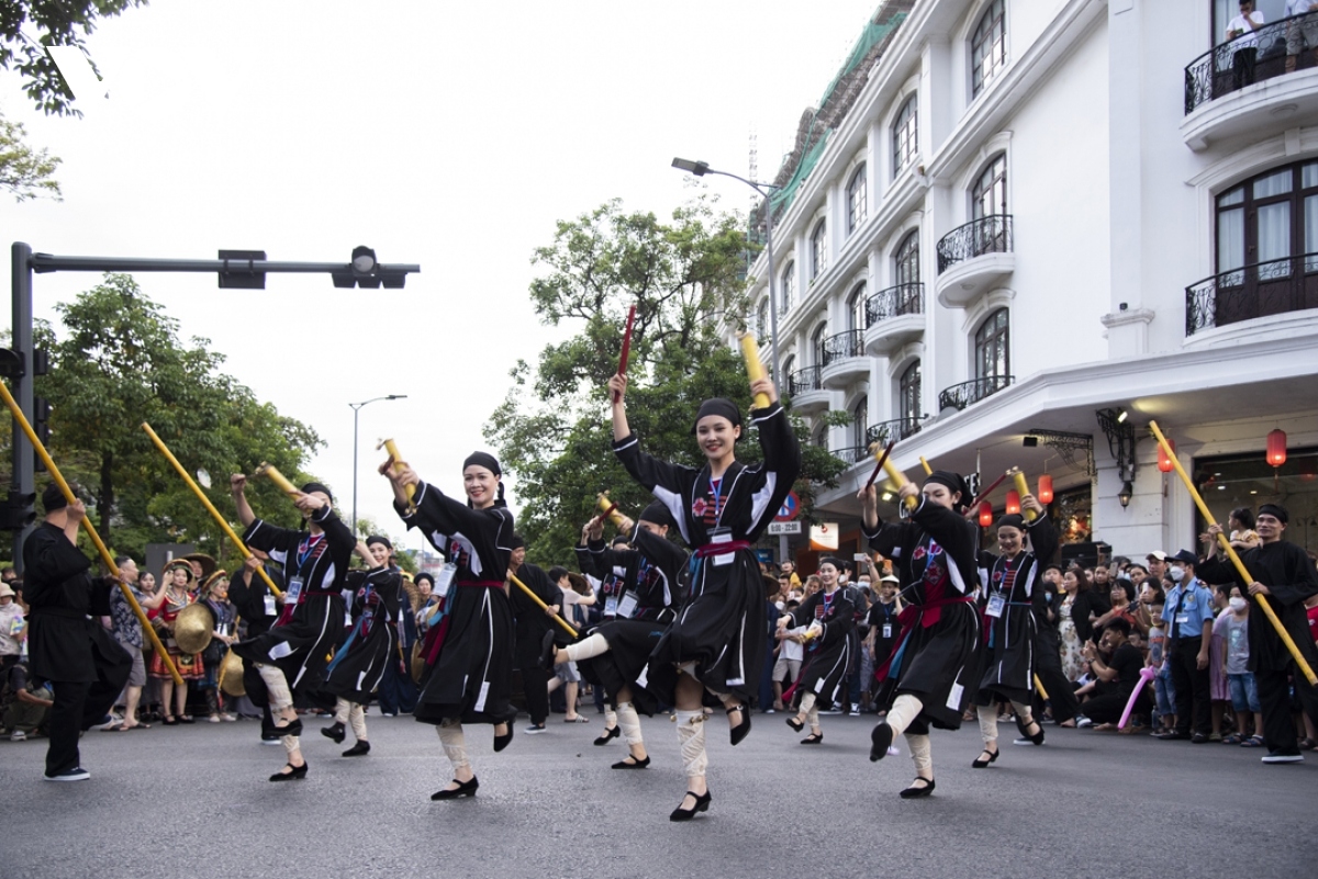 street festival excites crowds at hue festival 2022 picture 10