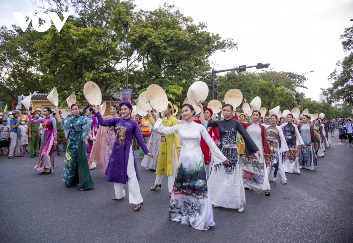 street festival excites crowds at hue festival 2022 picture 6