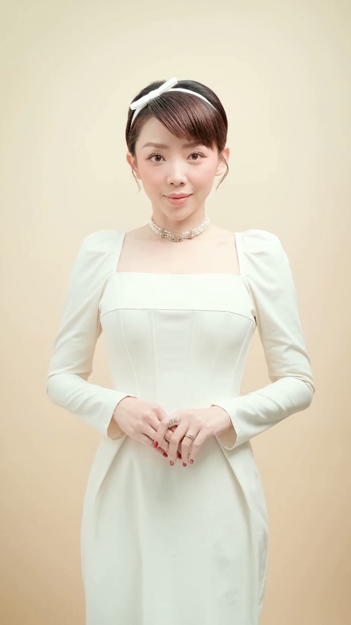 Tóc Tiên bất ngờ diện váy cưới úp mở về dự án mới