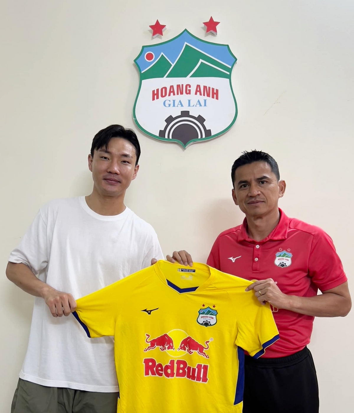 hagl co trung ve ngoai thay the kim dong su thi dau v-league 2022 hinh anh 1