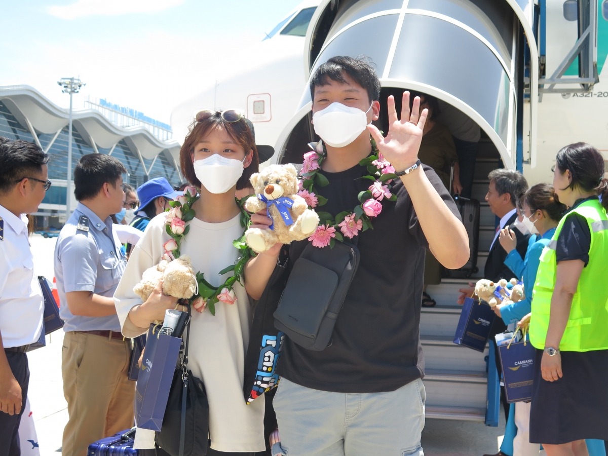 korean airline restarts direct flights to khanh hoa picture 1