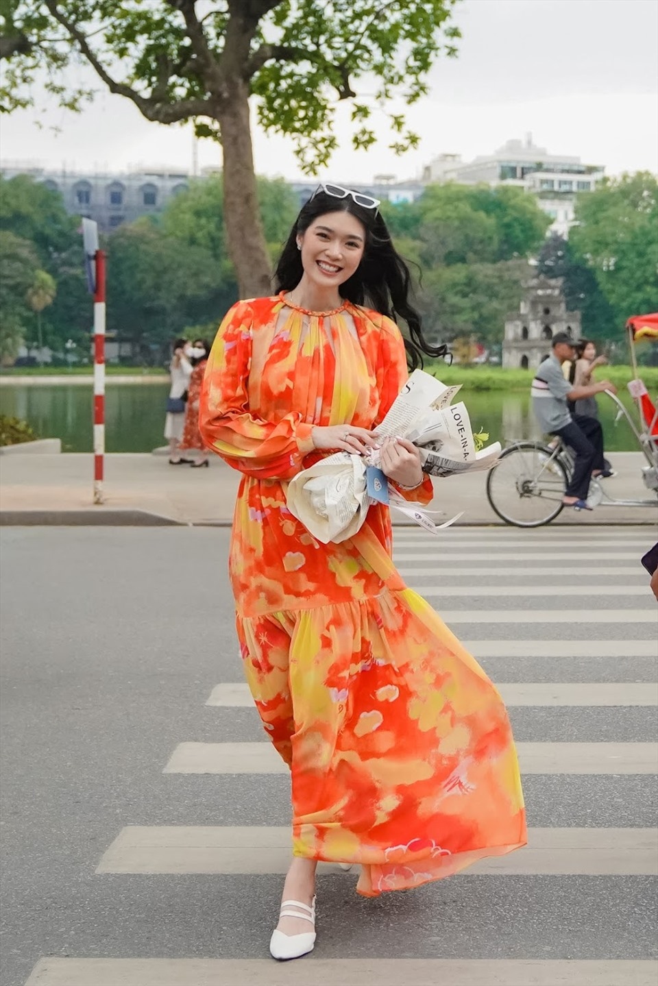 top 6 miss world 2021 excitedly discovers hanoi delicacies picture 2