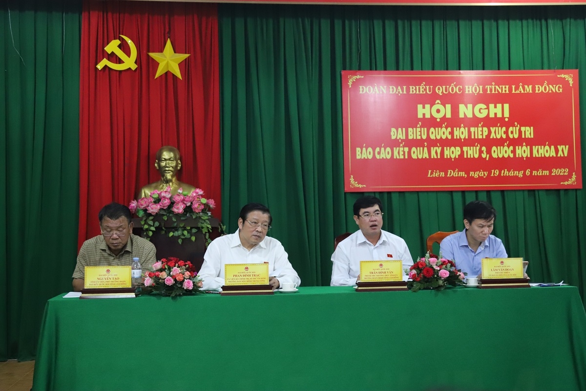 Ông Phan Đình Trạc tiếp xúc cử tri tại Lâm Đồng