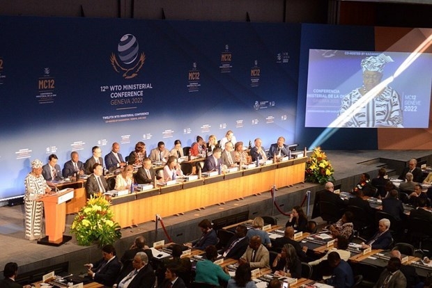 Vietnam ready to unite in responding to challenges facing global economy