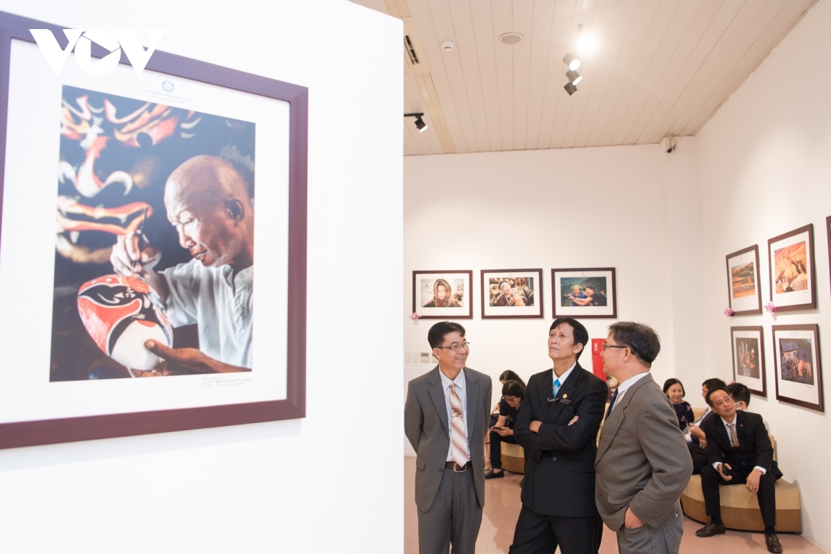 exhibition of winning pieces from 11th international photo contest opens picture 10