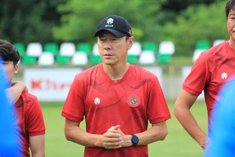 hlv shin tae yong dan dat u19 indonesia doi dau u19 viet nam o giai Dong nam A hinh anh 1