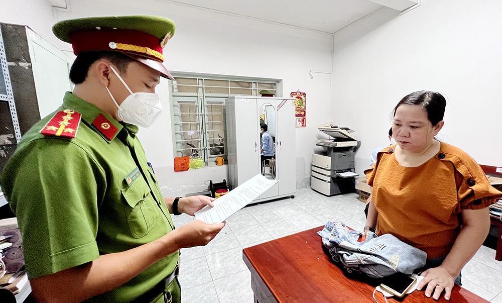 bat tam giam nguyen hieu truong va nguyen ke toan mot truong tieu hoc o an giang hinh anh 1