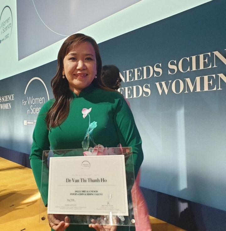 local female scientist receives l oreal-unesco award picture 1