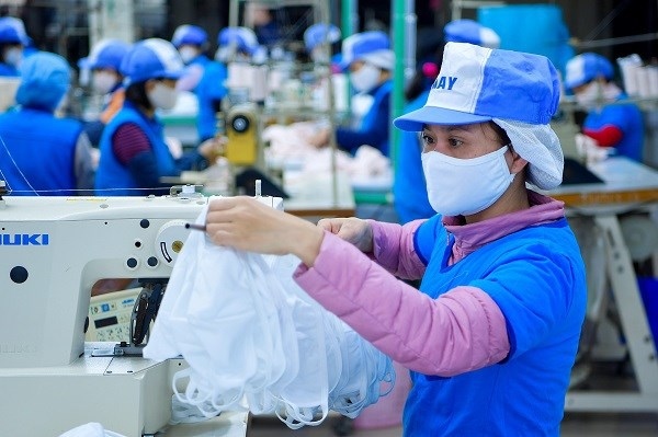 vietnamese goods gain larger share on domestic market picture 1