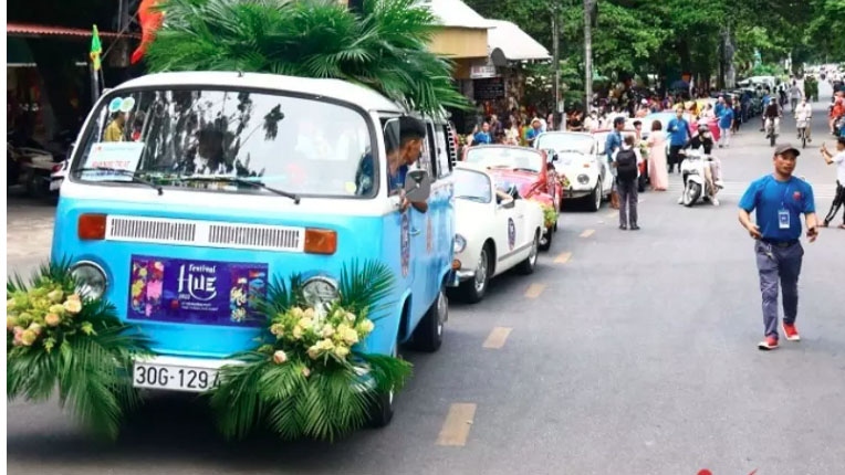vintage cars parade through former imperial city picture 8
