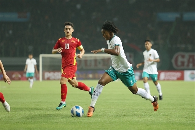 vietnam u19s held to goalless draw by hosts indonesia picture 1 vietnam u19s held to goalless draw by hosts indonesia picture 1