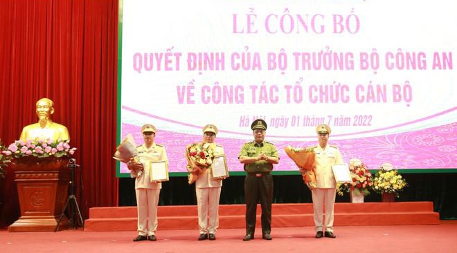 cong bo quyet dinh bo nhiem 3 pho giam doc cong an ha noi hinh anh 1