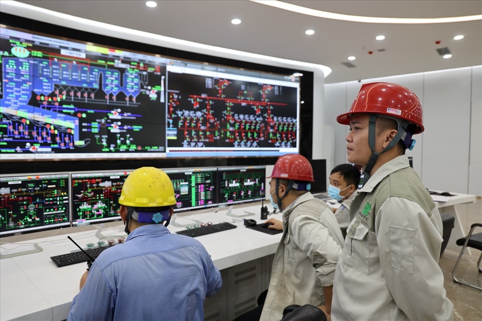 Largest waste-to-energy plant in Hanoi belatedly put into operation