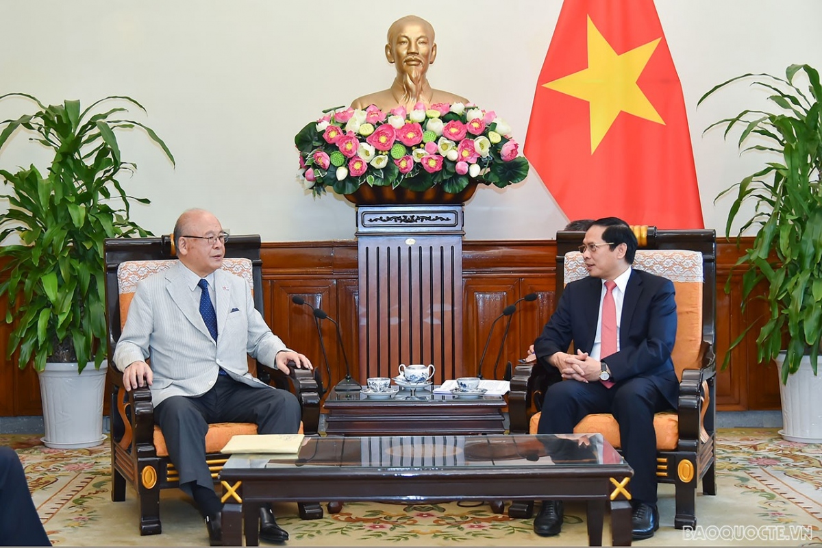 fm hosts special advisor to japan vietnam friendship parliamentary alliance picture 1