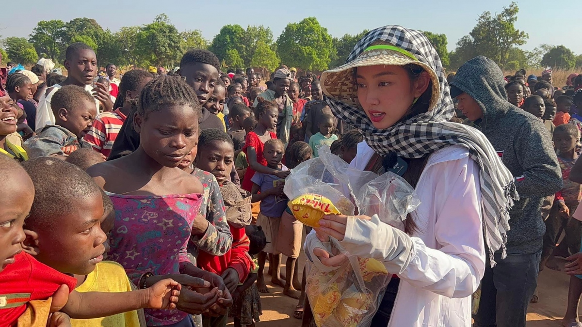 thuy tien helps build clean water wells for locals in angola picture 11