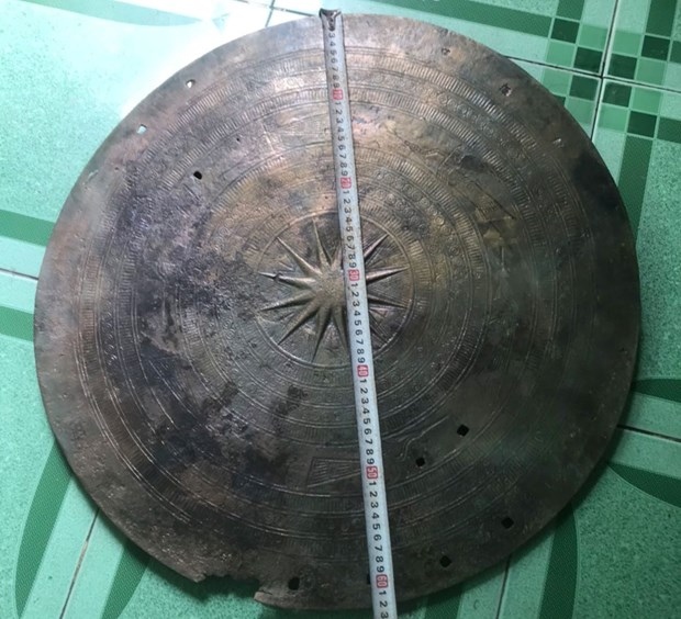 dong son-era drum surface found in dong thap province picture 1