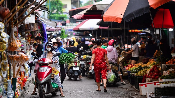 hanoi market bustling on first day of seventh lunar month picture 1
