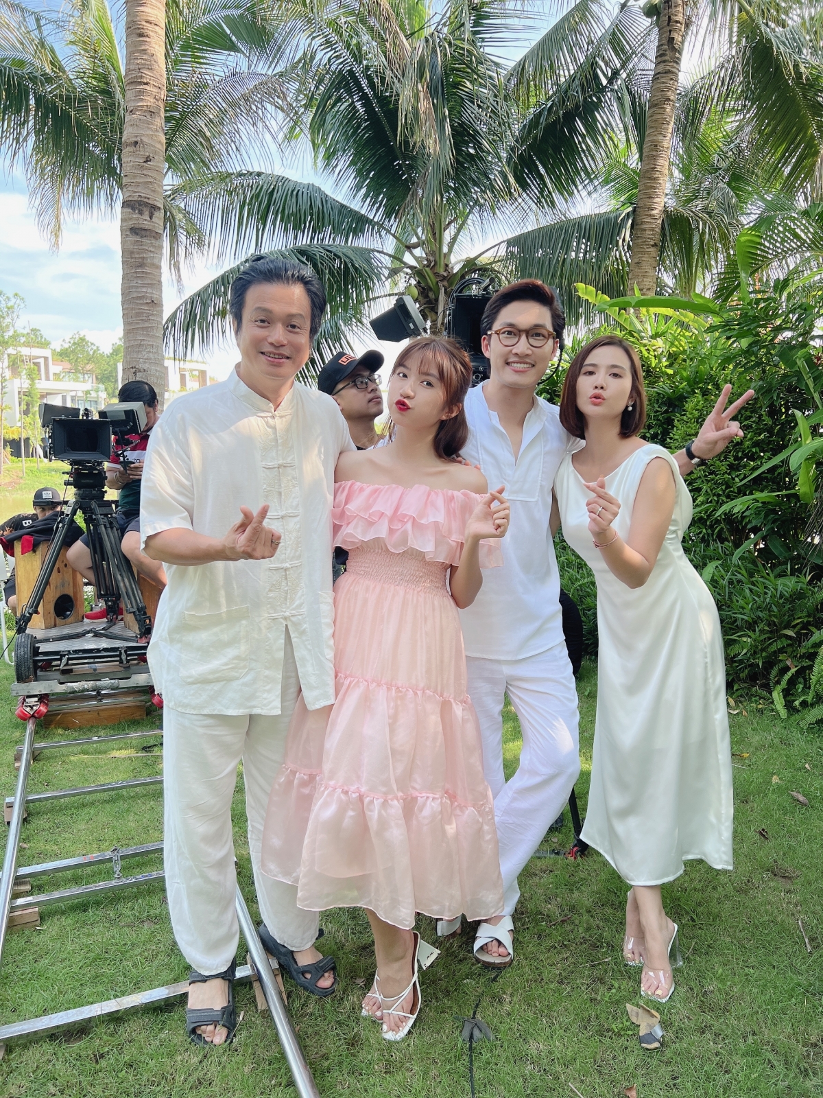 Phan Minh Huyền bồi hồi trong ngày quay cuối cùng của “Thương ngày nắng về”