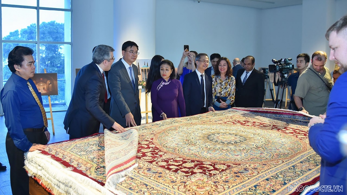 hanoi hosts exhibition on iranian art heritage picture 5
