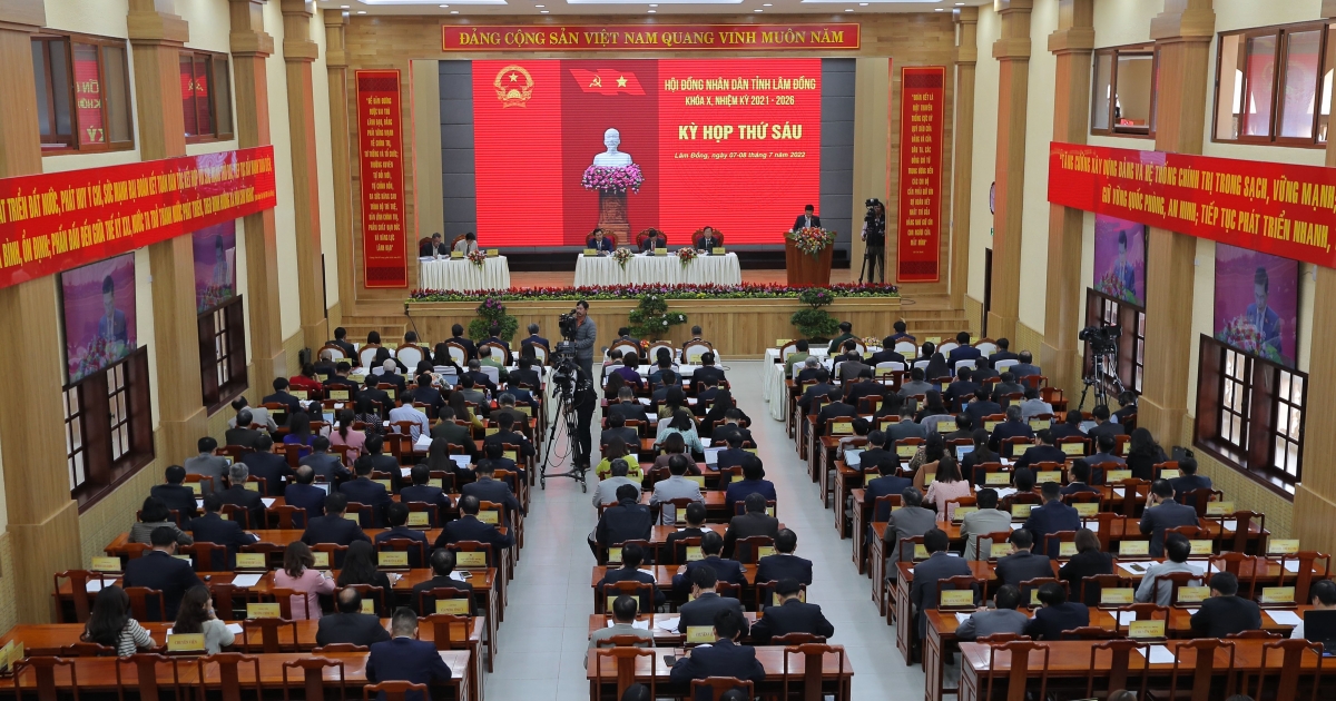 Đại biểu HĐND chất vấn nhiều vấn đề bức xúc tại các địa phương