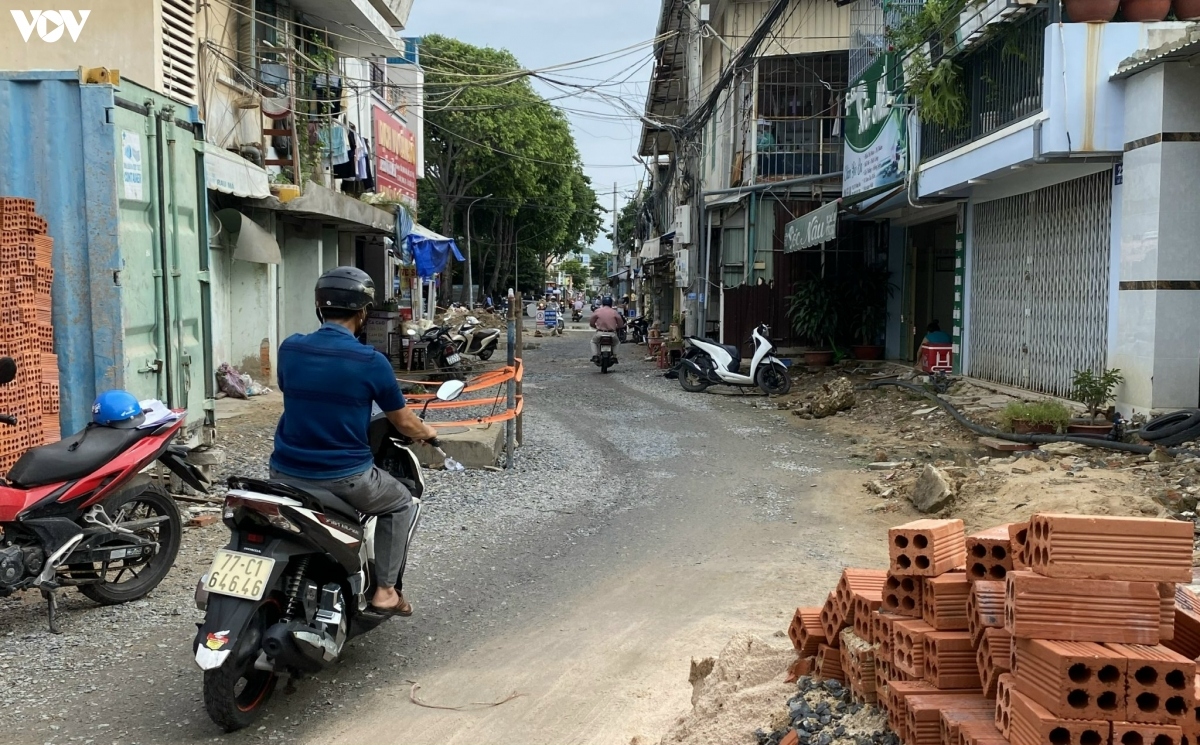 người dân kêu trời vì gần 200m đường thi công nhiều tháng chưa xong hình ảnh 1 nguoi dan keu troi vi gan 200m duong thi cong nhieu thang chua xong hinh anh 1