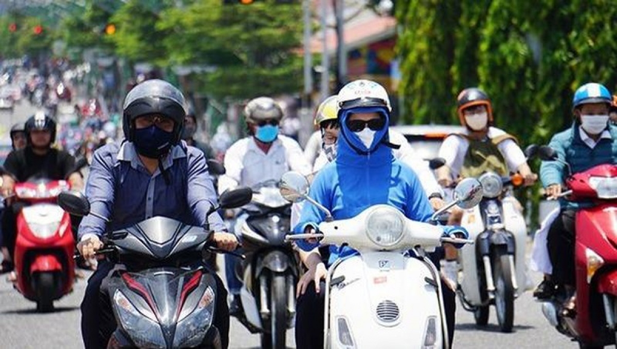 thoi tiet ngay 28 7 ha noi tiep tuc nang nong voi nhiet do cao hinh anh 1