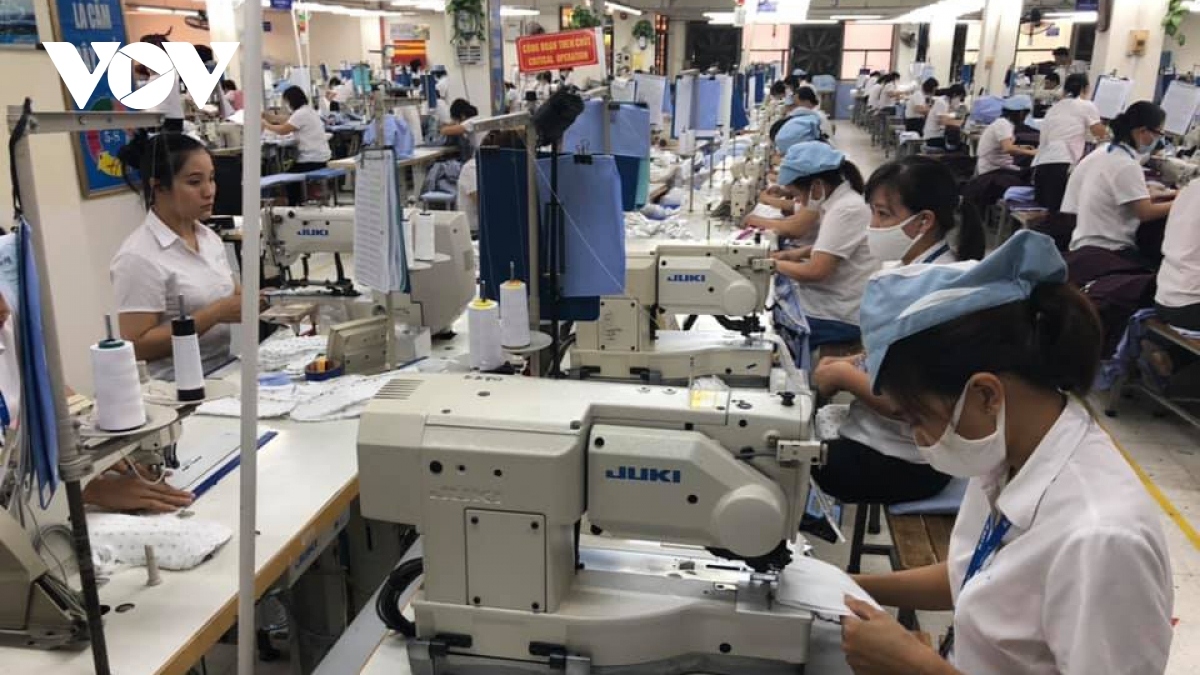 european firms confidence declines slightly in vietnam in quarter ii picture 1