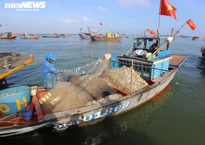 Bộ Công Thương kiến nghị dùng ngân sách bù giá xăng dầu cho ngư dân