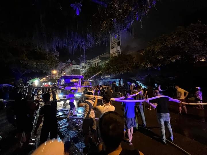 cháy lớn ở móng cái nhiều gia đình mất trắng tài sản hình ảnh 3 chay lon o mong cai nhieu gia dinh mat trang tai san hinh anh 3