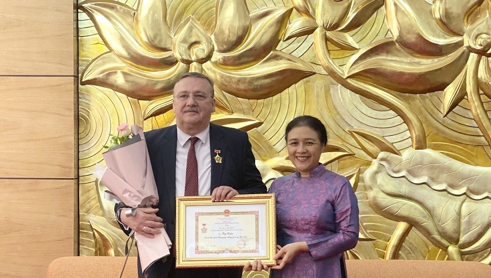 ambassador of hungary honoured with friendship insignia picture 1 ambassador of hungary honoured with friendship insignia picture 1
