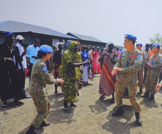 photo book shows role of vietnamese peacekeepers in south sudan picture 1