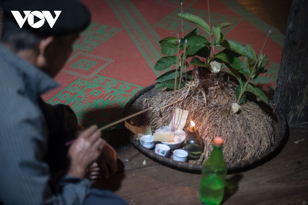 boys of san chi ethnic group undergo maturity ritual in cao bang picture 7