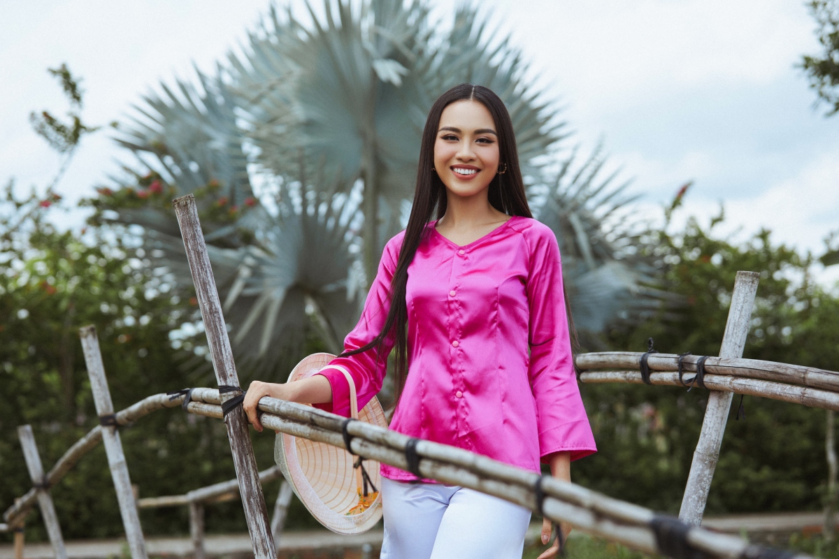 A hau thuy tien diu dang trong ta ao dai, tu hao quang ba ve dep cua Dong thap hinh anh 7