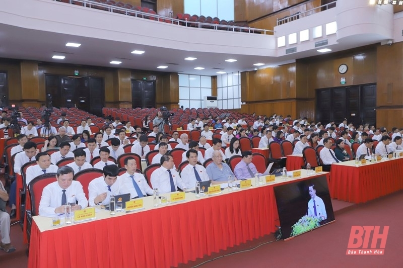 hDnd tinh, thanh ban thao va thong qua hang loat nghi quyet quan trong hinh anh 1