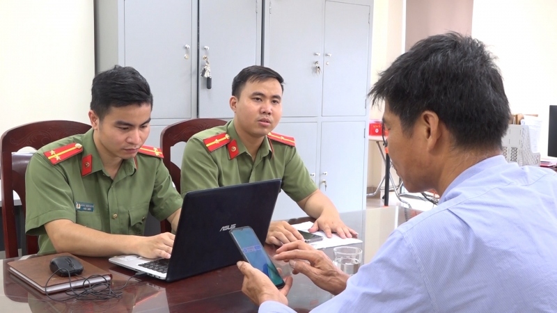 toi pham lua dao tren khong gian mang tan cong ba con vung cao hinh anh 1