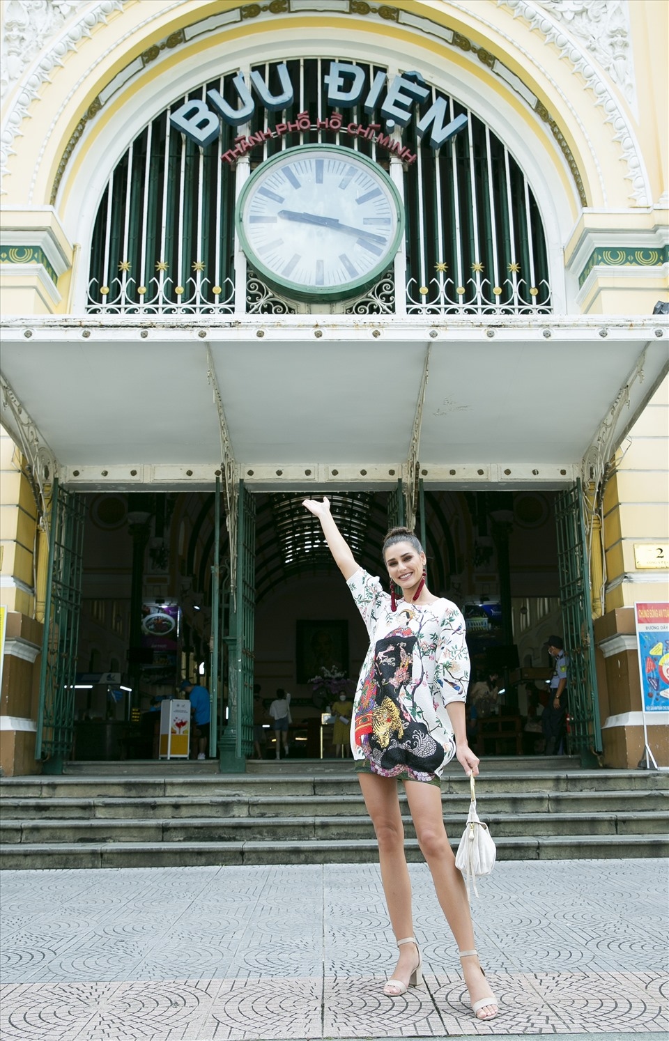 timeless beauty 2020 winner discovers sightseeing spots in hcm city picture 3