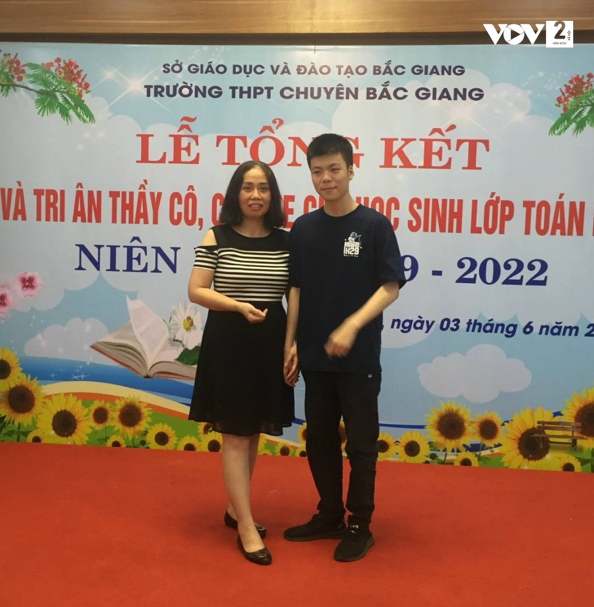 thu khoa ky thi tu duy cua Dh bach khoa ha noi hoc gioi ca mon van hinh anh 2