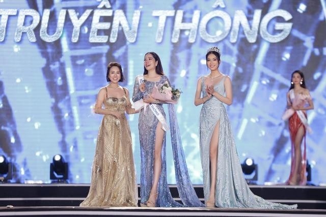 Chuyện showbiz: Nam Em tiết lộ lý do khóc nức nở tại chung kết Miss World Vietnam