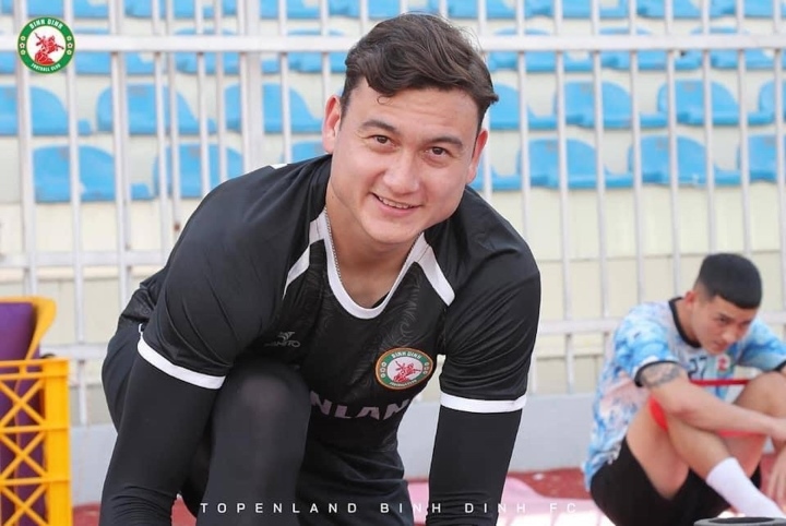 Dang van lam chia tay noi buon nhat ban, ve v-league cuu van su nghiep hinh anh 1